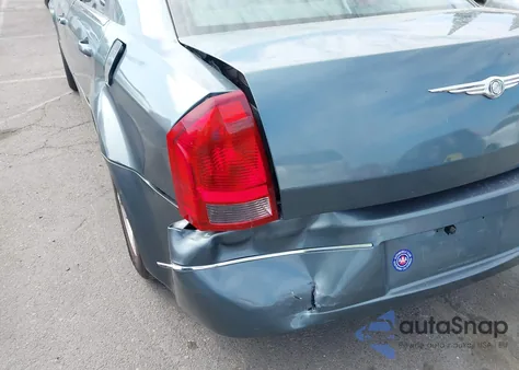 2005 Chrysler 300 Touring z USA, uszkodzony, nr VIN 2C3JA53GX5H573860